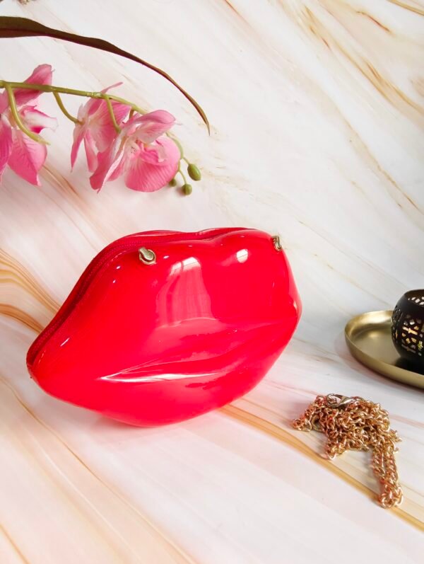 Silicone Lips Shaped Hand Purse with Sling Chain – Fun & Trendy Clutch for Parties, Evening Events, and Casual Outings – Unique Lip Design Handbag for Women - Image 4