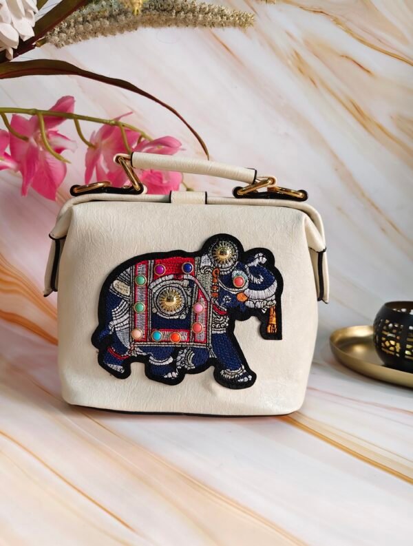 Elegant Embroidered Elephant Handbag with Adjustable Strap – Stylish White Shoulder Bag for Women - Image 4