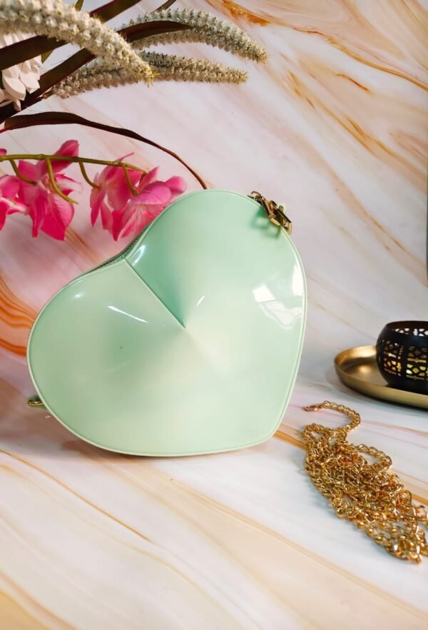 Trendy Heart-Shaped Silicone Handbag with Sling Belt – Stylish and Durable Crossbody Bag for Women and Teens - Image 5