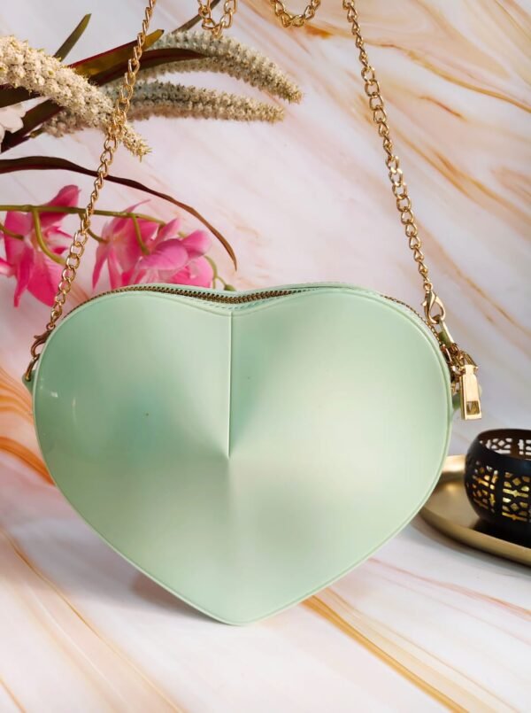 Trendy Heart-Shaped Silicone Handbag with Sling Belt – Stylish and Durable Crossbody Bag for Women and Teens - Image 2