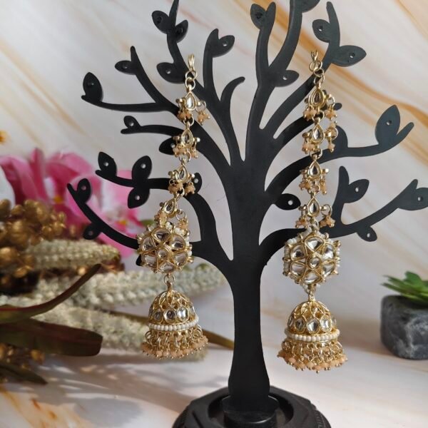 Gorgeous Kundan Jhumki with Hair Chain: Elevate Your Style - Image 9