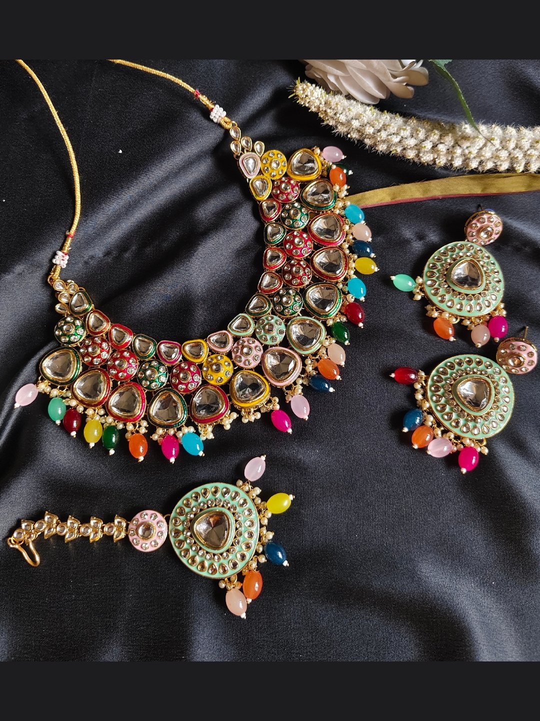 Elegant Meenakari Kundan Choker with Matching Earrings and Mangtika - Image 6